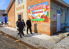 Сергей Путмин посетил производство в Туртасе для решения проблемы подтопления здания
